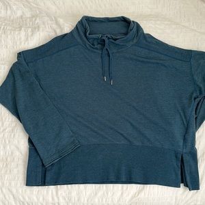 Gap Fit Light Weight Pullover Activewear Top With cinch neck and texture detail